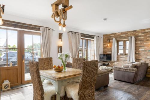 Kitty Cottage at Bumbledown - main image