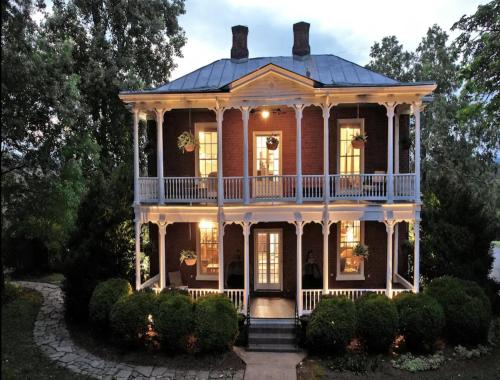 Red Hill Bed and Breakfast in Lovingston, USA