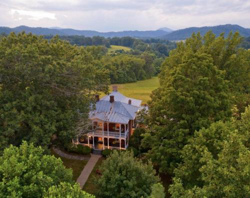 Red Hill Bed and Breakfast in Lovingston, USA