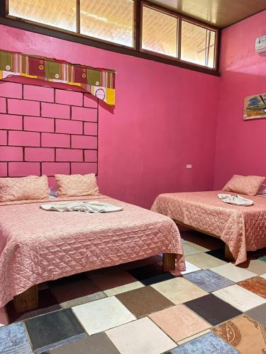 2 double beds