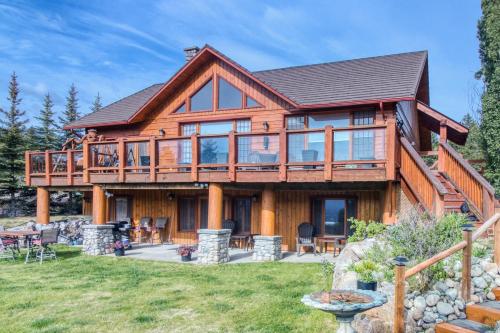 Pine Ridge, Log Home with Lake View and Backyard, Invermere (photo 6)