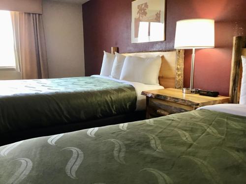 2 Queen Beds, Mobility Accessible Room, Bathtub w/ Grab Bars, Non-Smoking