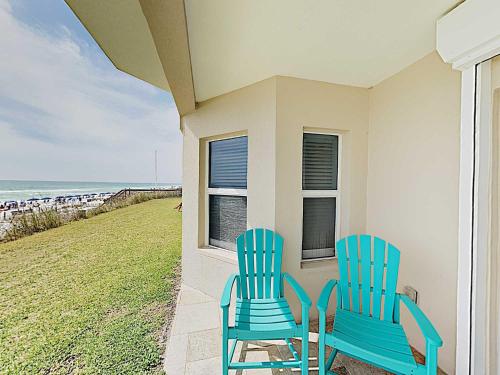 Exterior view, Crystal Dunes #105 near Beach Walk at Henderson Park Inn