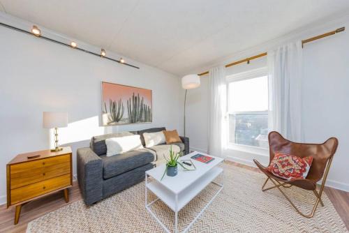 Music Row Retreat - 3 Beds, 1 Bedroom, Pool, Parking in Nashville, USA