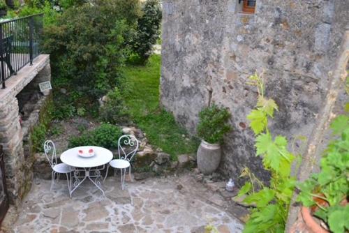 Deux chambres d hôtes attenantes avec salon salle à manger privatif en Cévennes Gardoises