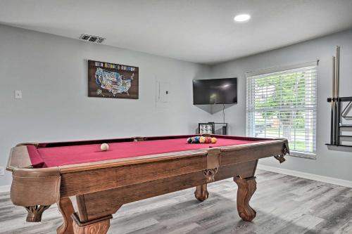 Spacious Brandon Home with Private Outdoor Pool in Brandon, USA