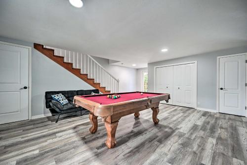 Spacious Brandon Home with Private Outdoor Pool in Brandon, USA