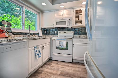Spacious Brandon Home with Private Outdoor Pool in Brandon, USA