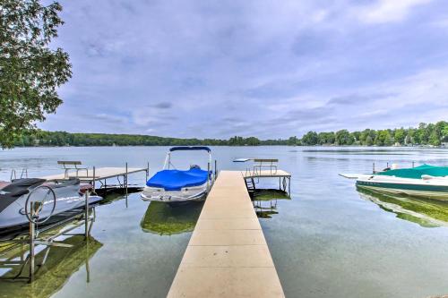 Lakefront Plymouth Cottage with Private Hot Tub - Plymouth