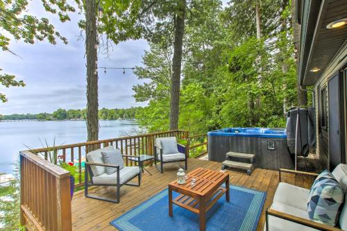 Lakefront Plymouth Cottage with Private Hot Tub