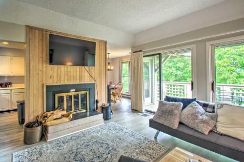 Idyllic Wintergreen Condo with Resort Amenities in Mount Torry Furnace, USA