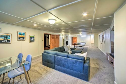 Cozy Abode about 3 Mi to Indiana Dunes Natl Park in เชสเตอร์ตัน (IN)