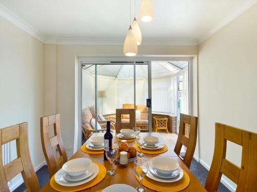 247 Serviced Accommodation in Telford- 3BR HOUSE