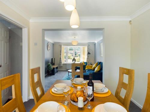 247 Serviced Accommodation in Telford- 3BR HOUSE
