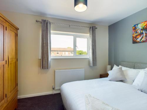 247 Serviced Accommodation in Telford- 3BR HOUSE