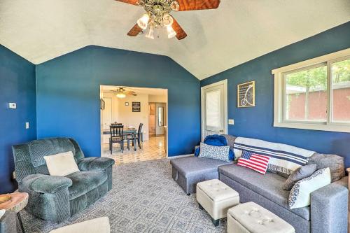 Cottage on Tubbs Lake with Fire Pit Near Skiing! in Mecosta, USA