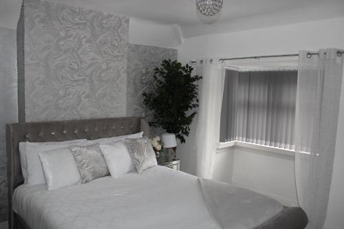 Luxury 3 Bedroom House in Perry Common