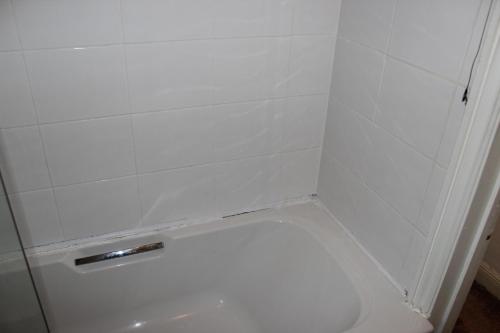 Fürdőszoba, Luxury 3 Bedroom House in Perry Common