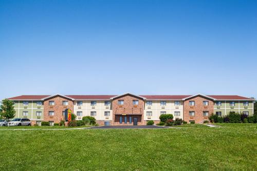 Super 8 by Wyndham Lenexa Overland Park Area/Mall Area Super 8 by Wyndham Lenexa Overland Park Area/Mall Area