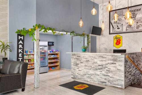 Super 8 by Wyndham Lenexa Overland Park Area/Mall Area Super 8 by Wyndham Lenexa Overland Park Area/Mall Area