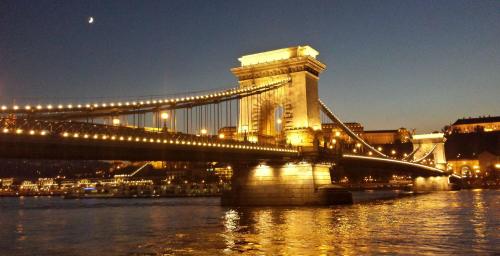 Great Buda Apartman - image 6