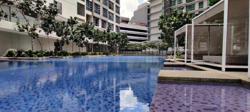 Swimming pool, The Robertson Bukit Bintang by San Eclipses near LRT Train Station - Pasar Seni