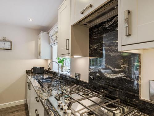 Silvadale Cottage Louth - image 6