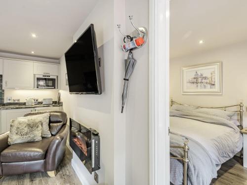Silvadale Cottage Louth - image 14