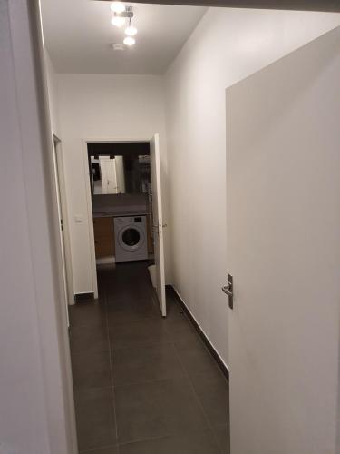 Entier beau 3pièces climatisé avec terrasse de 60m2 pour 7personnes (Entier beau 3pieces climatise avec terrasse de 60m2 pour 7personnes) in Chatenay Malabry