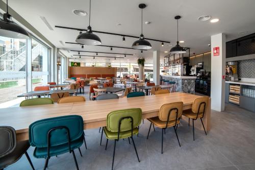 Bar/ Salón, ibis Styles Santander in Santander