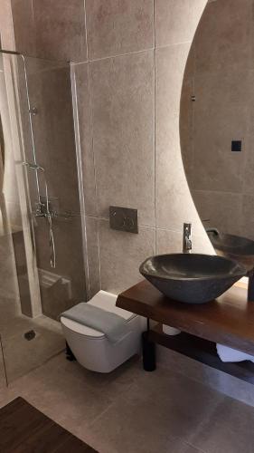 Leone suites