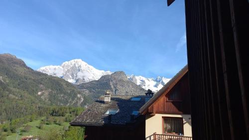 Appartamento incantevole a 5 minuti da Courmayeur - Apartment - Pré-Saint-Didier