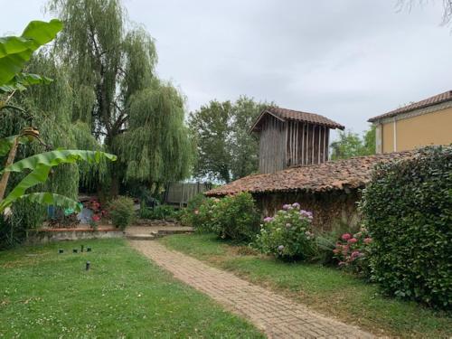 Gite Matilon, 5 min Eugénie les Bains (Gite Matilon, 5 min Eugenie les Bains) in Saint-Loubouer