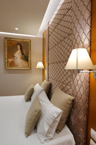 Hotel Queen - image 9