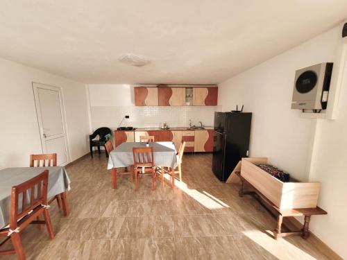 virtuve, Cabana Vărad Coronini (Cabana Varad Coronini) in Coronini