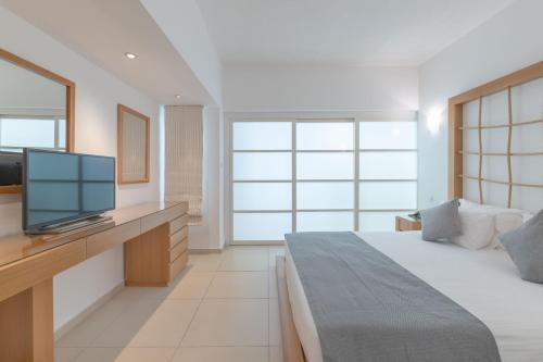 Napa Mermaid Hotel & Suites - image 5