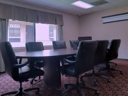 Quality Inn Morganton - image 10