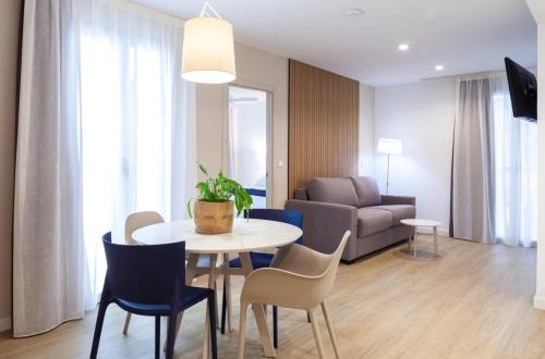 Apartamentos Mayal - main image