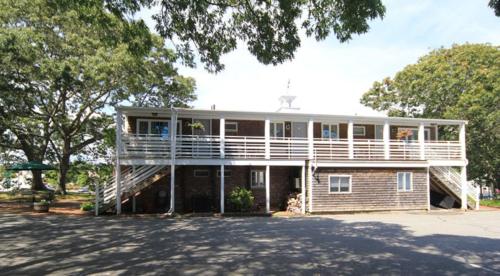 Skaket Beach Motel