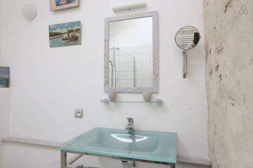 Bathroom, BedandBeige, La Belle Etape in Linas