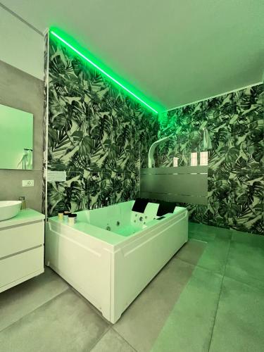CA FOSCARI HARMONY Jacuzzi Apartment, Mediolan