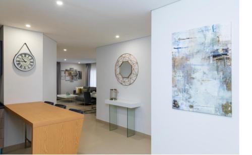 Bejárat, Executive 3 bedroom Apartment Space Available in Labone