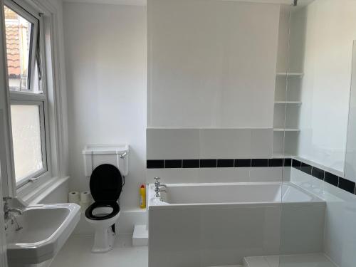 Spacious 4 bed house