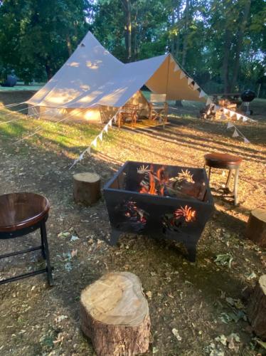 Eakley Manor Farm Glamping in Newport Pagnell