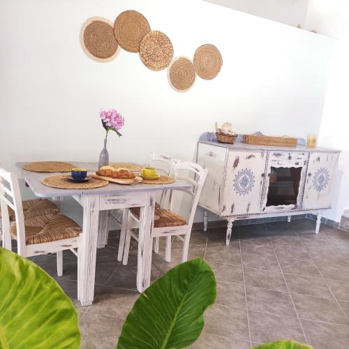 Merabello Beach House in Posidonio