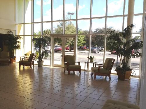 設施, 邁爾斯堡傾城套房酒店 (Allure Suites of Fort Myers) in 邁爾斯堡 (FL)