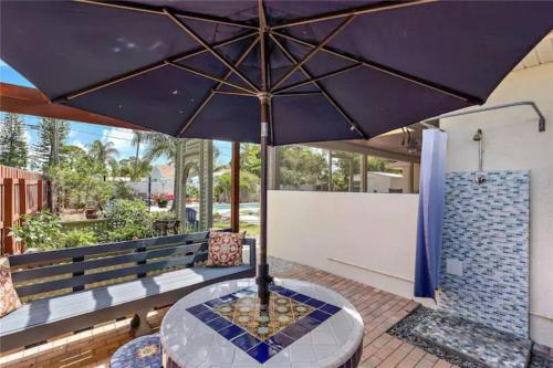 Anna Maria Oasis Resort Style Heated Pool Mini Golf EV Station in Bradenton, USA