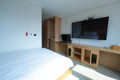 Lumia Tourist Hotel - image 2