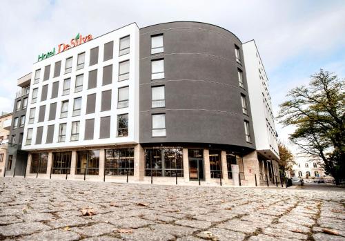 Exterior view of Hotel DeSilva Premium