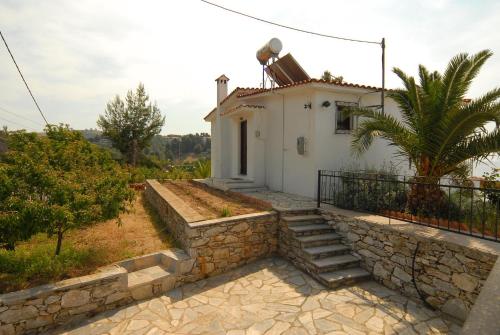  Villa Zaharo and Lilian Apartments in Troulos